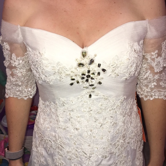 Off Shoulder Short A-Line Embroidery Wedding Dress - Picture 3 of 6